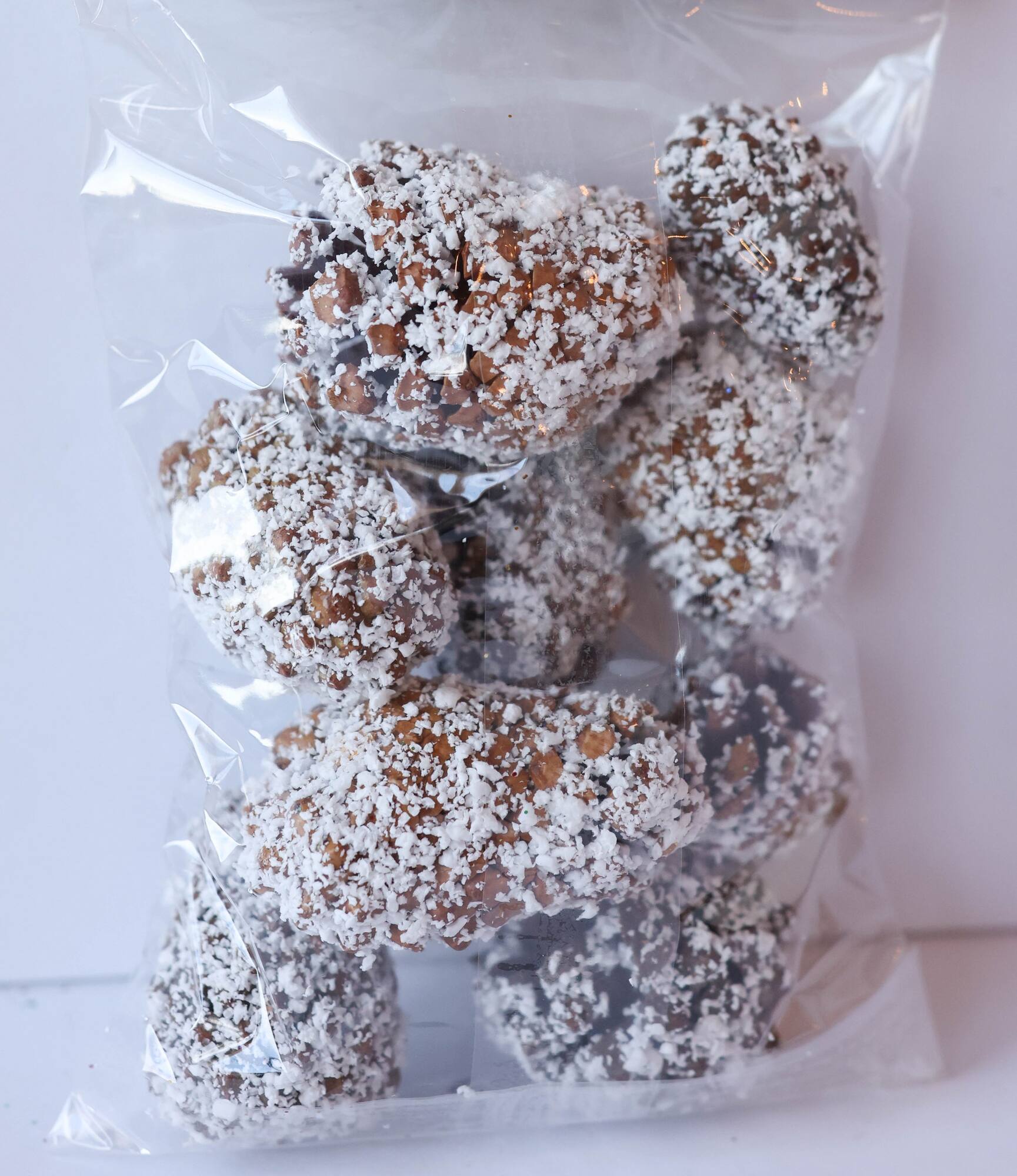 4oz. Mini Pinecones by Ashland